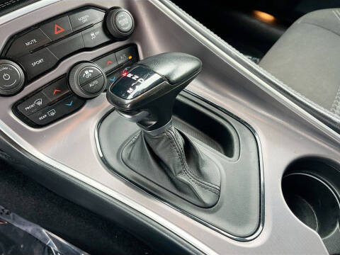2022 Dodge Challenger SXT