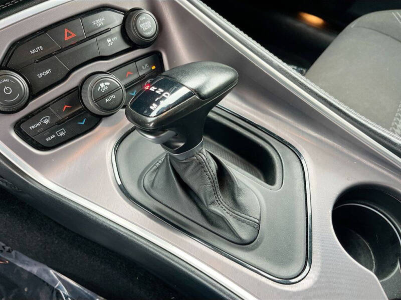 2022 Dodge Challenger SXT