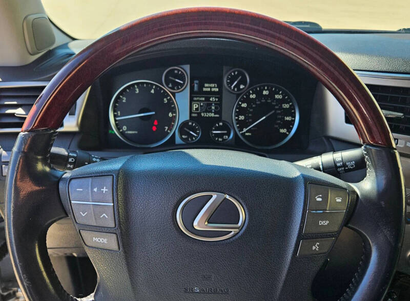 2014 Lexus LX 570