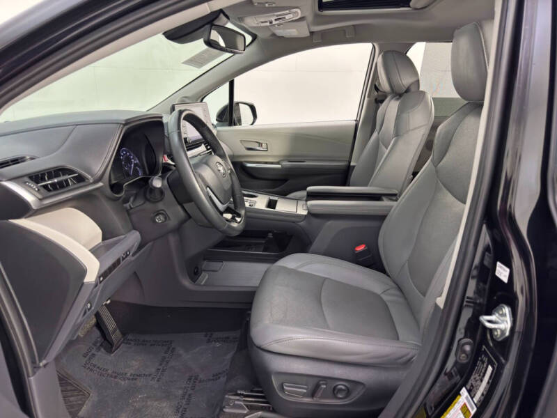 2022 Toyota Sienna Limited 7-Passenger