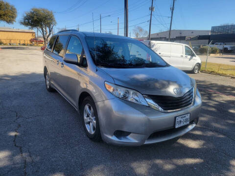 2012 Toyota Sienna for sale at Family Dfw Auto LLC in Dallas TX