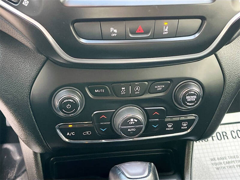 2022 Jeep Cherokee Latitude Lux