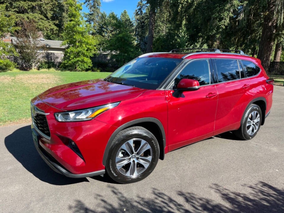 2020 Toyota Highlander for sale at E & A MOTORS in Portland, OR