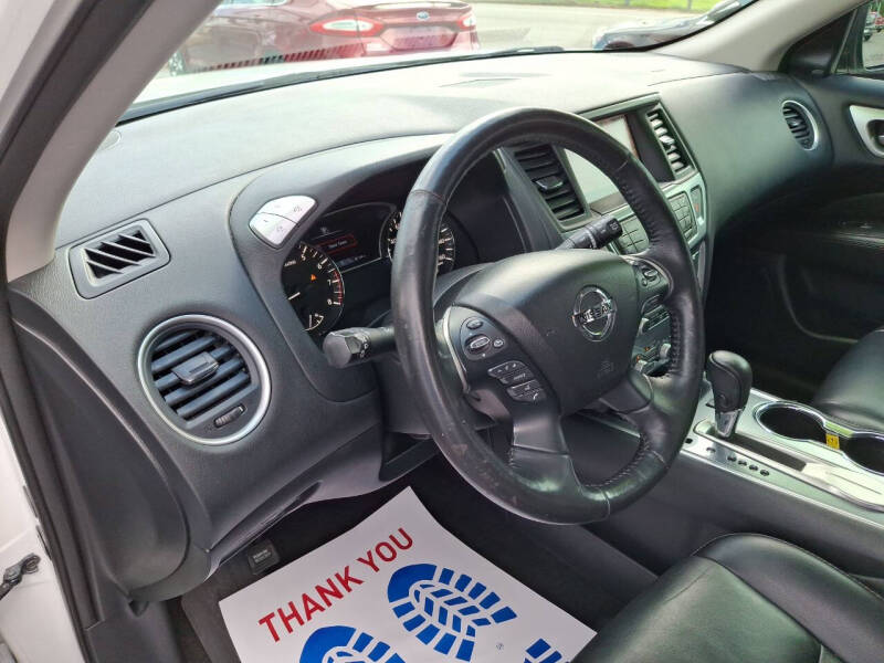 2019 Nissan Pathfinder SL