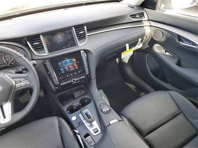 2025 Infiniti QX50 Luxe