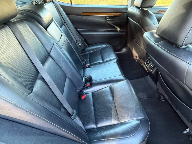 2015 Lexus ES 300h