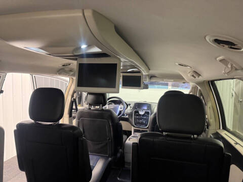 2015 Chrysler Town and Country Touring-L