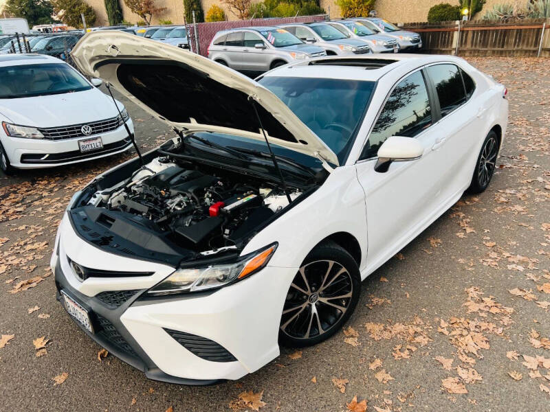 2018 Toyota Camry SE photo 10