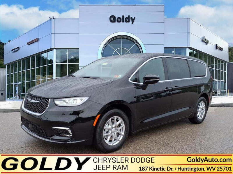 2026 Chrysler Pacifica Select's photo