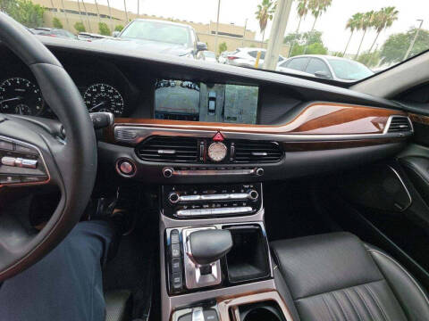 2017 Genesis G90