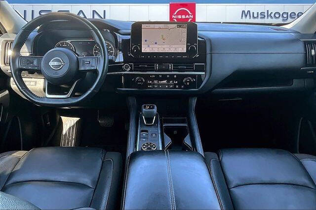 2023 Nissan Pathfinder SL