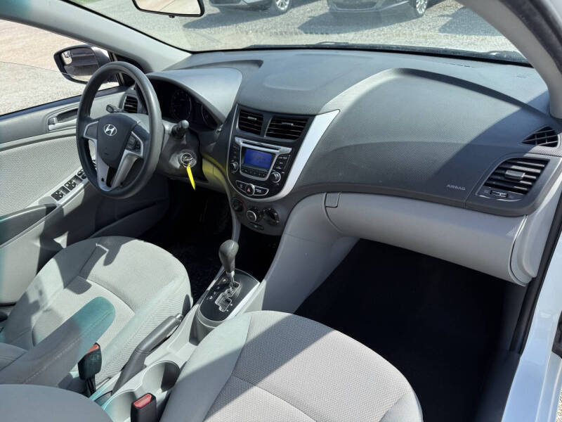 2014 Hyundai Accent GS - Photo 19