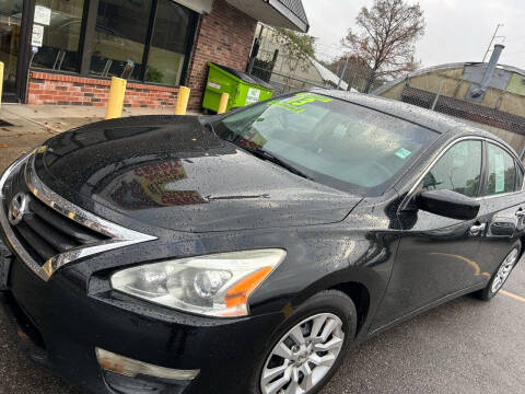 2013 Nissan Altima for sale at KINNICK AUTO CREDIT LLC in Kansas City MO