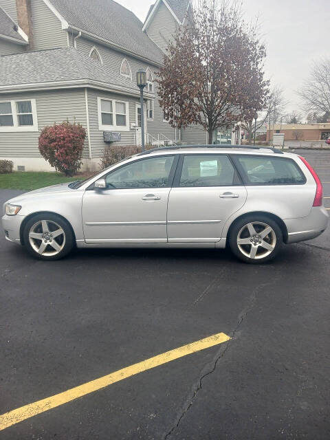 2008 Volvo V50 for sale at LB's Discount Auto Sales in Steger, IL