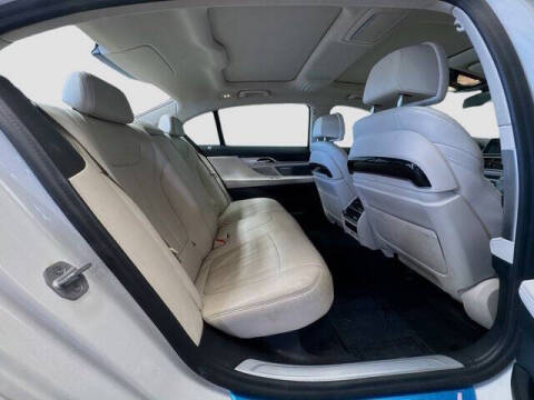 2022 BMW 7 Series 740i