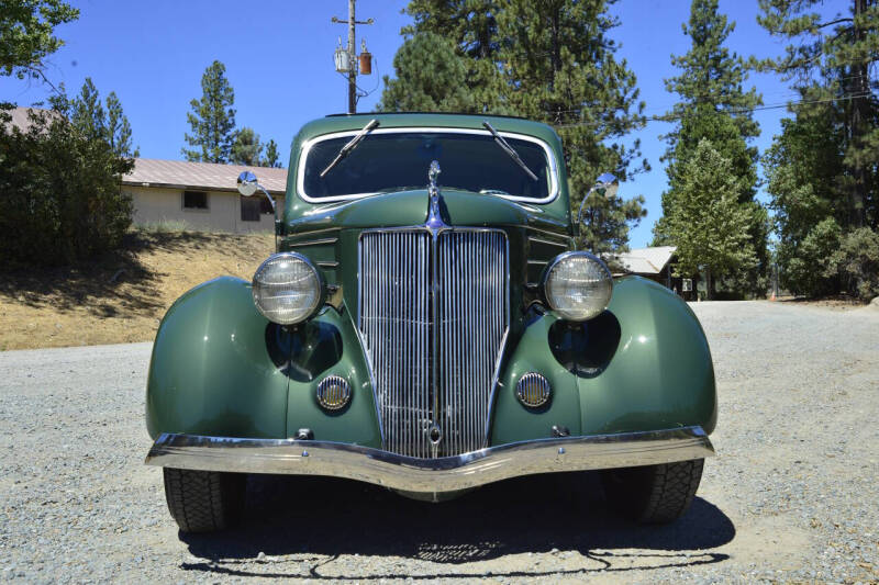 1936 Ford Deluxe