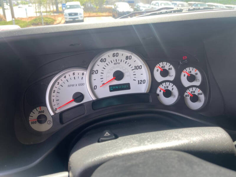2004 HUMMER H2