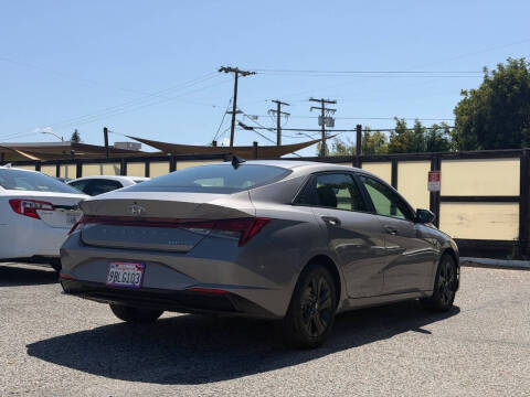 2022 Hyundai Elantra Hybrid Blue