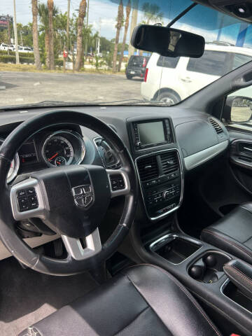 2013 Dodge Grand Caravan R/T