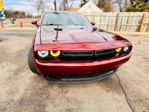 2017 Dodge Challenger for sale at GoldenGate Auto Sales LLC in Crystal MN