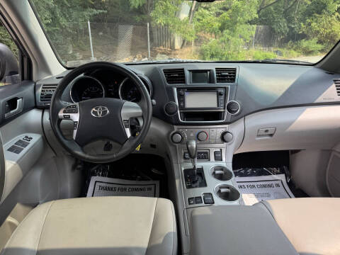 2013 Toyota Highlander SE