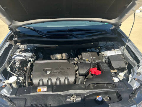 2015 Mitsubishi Outlander SE