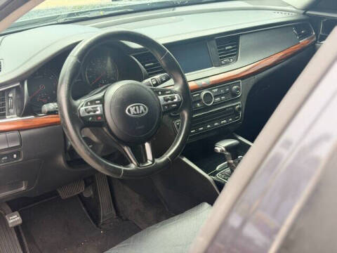 2018 Kia Cadenza Premium