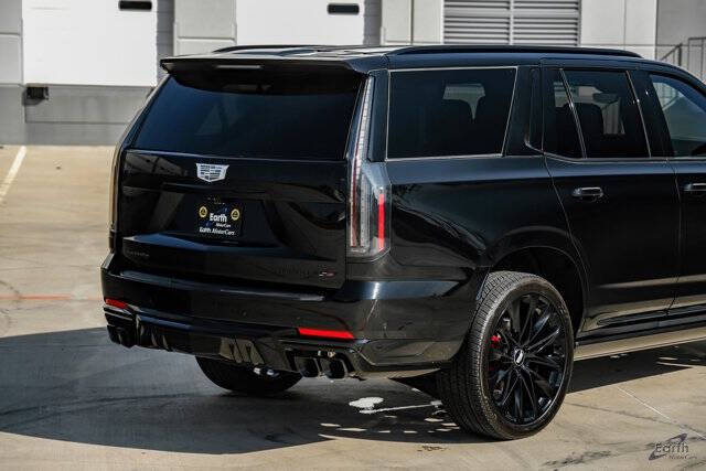 2025 Cadillac Escalade-V