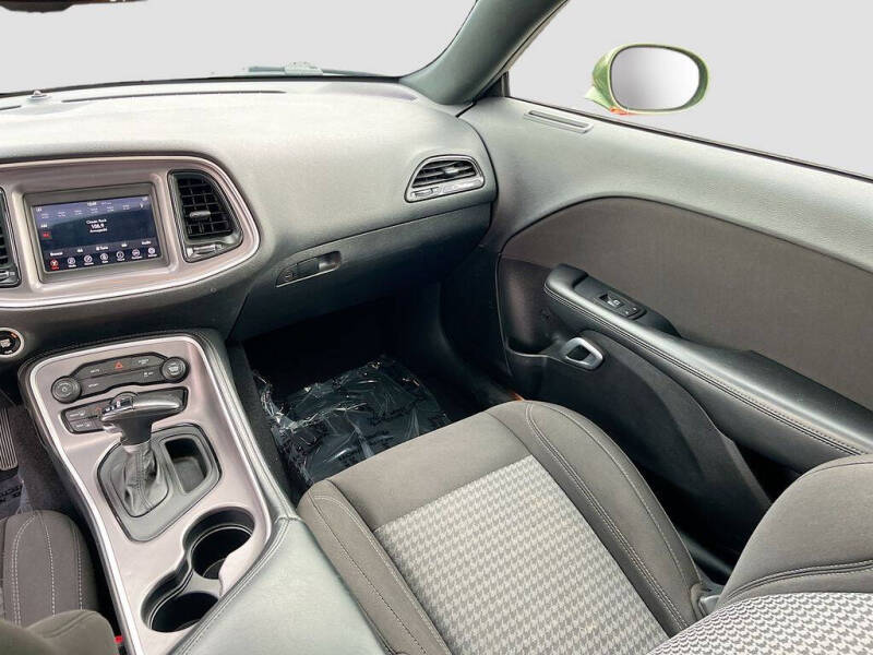2022 Dodge Challenger SXT