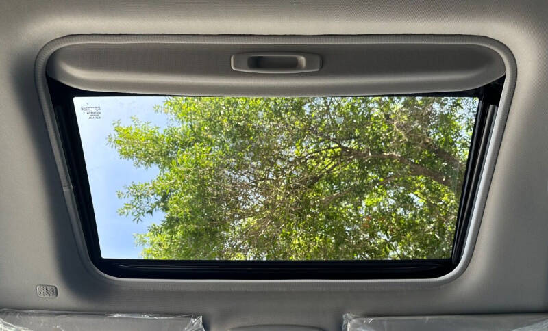 2023 Toyota Sienna XLE 8-Passenger