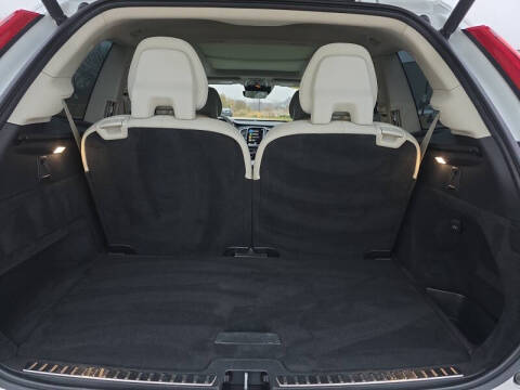 2020 Volvo XC90 T5 Momentum