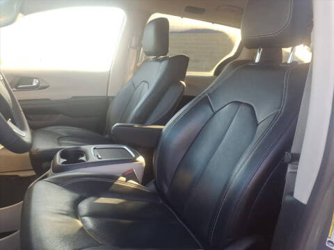 2022 Chrysler Pacifica Touring L