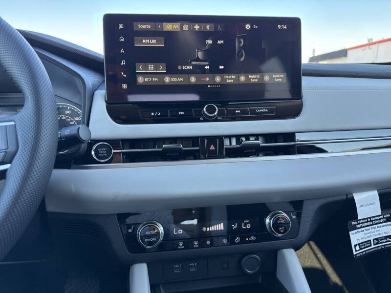 2025 Mitsubishi Outlander SE