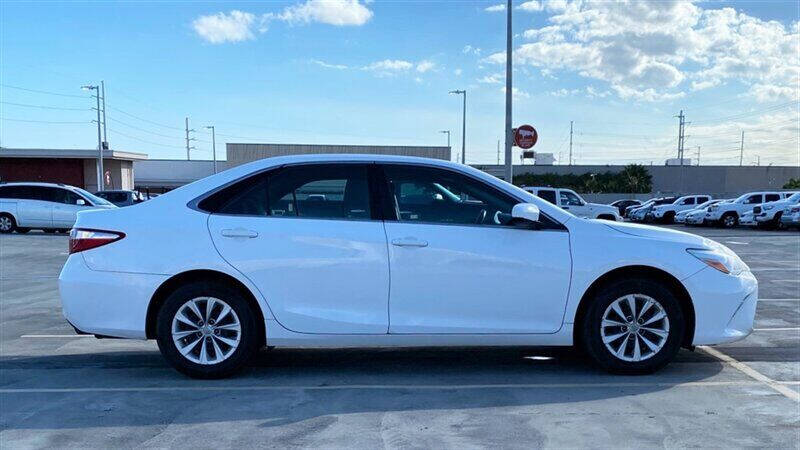 2016 Toyota Camry LE