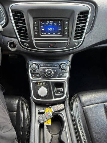 2015 Chrysler 200 Limited