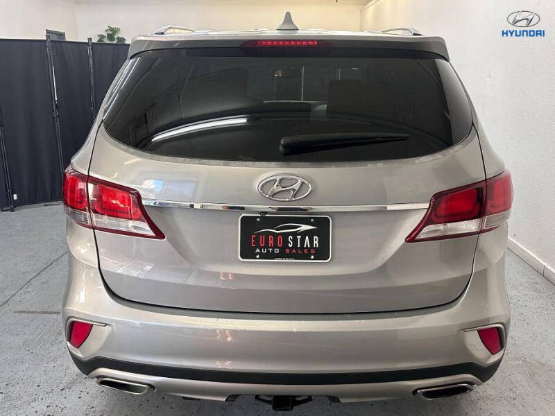 2018 Hyundai Santa Fe SE