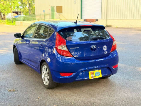 2013 Hyundai Accent SE