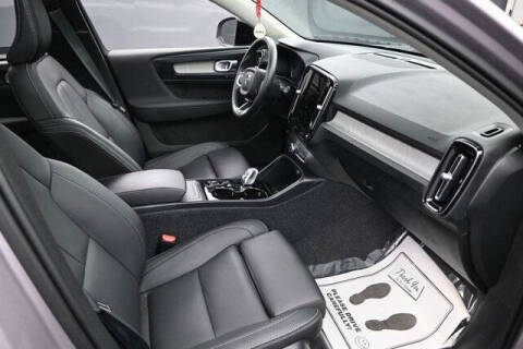 2026 Volvo XC40 B5 Plus