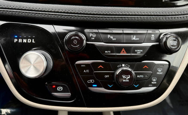 2018 Chrysler Pacifica Hybrid Limited