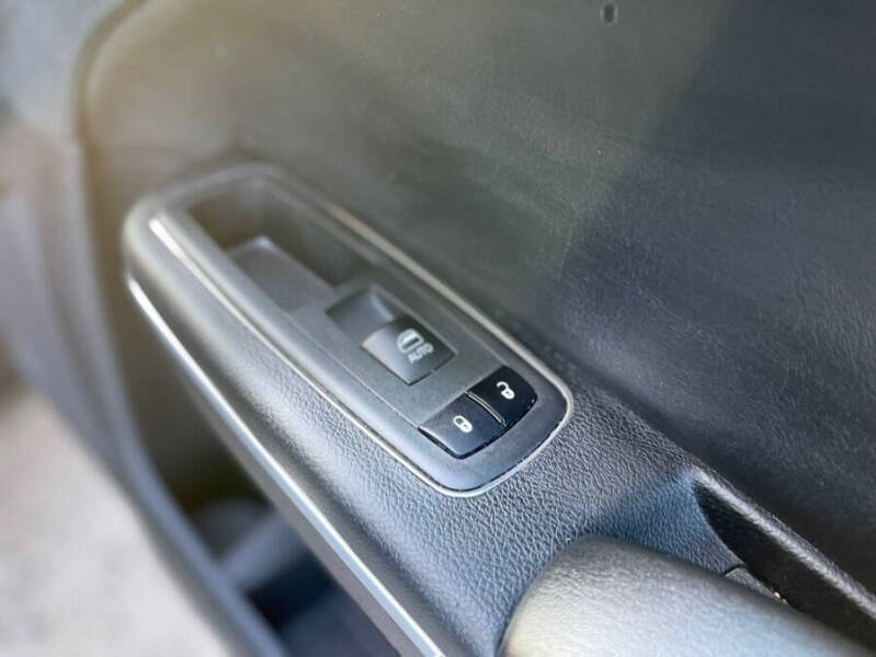 2017 Kia Cadenza Premium