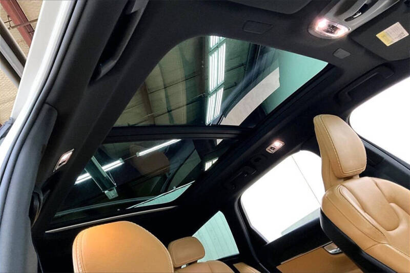 2020 Volvo V90 Cross Country T6