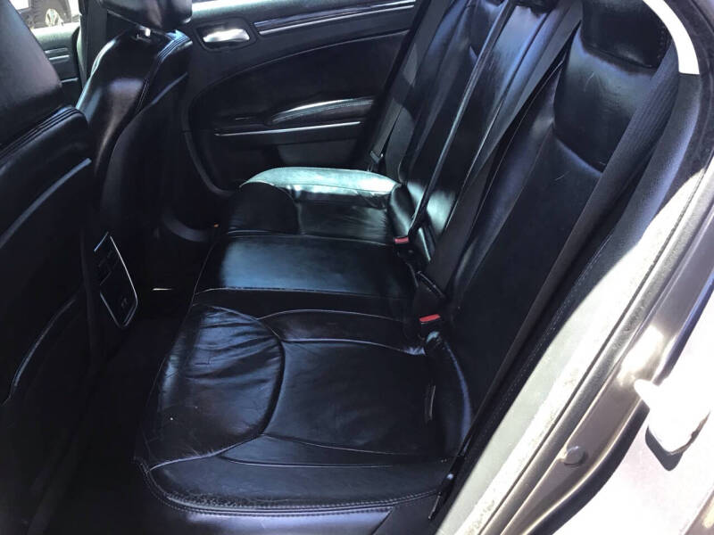 2017 Chrysler 300 Limited