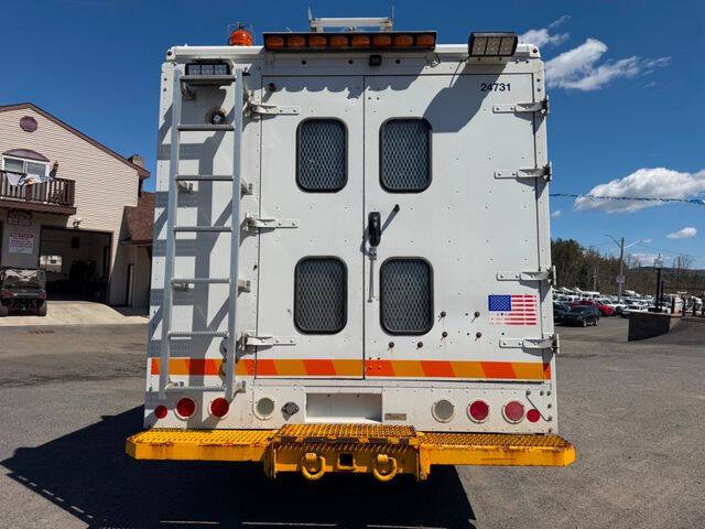 2016 Freightliner MT55 Chassis