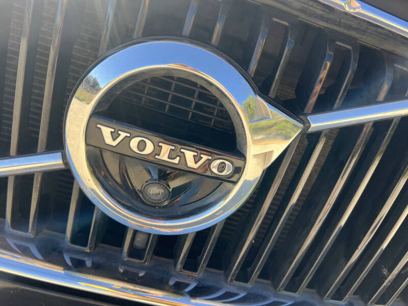 2018 Volvo XC90 T6 Momentum