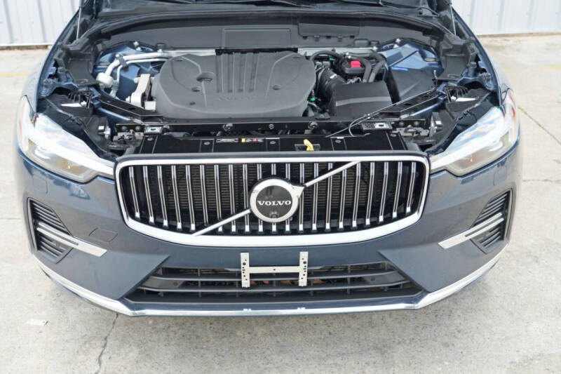 2023 Volvo XC60 B5 Ultimate Bright Theme