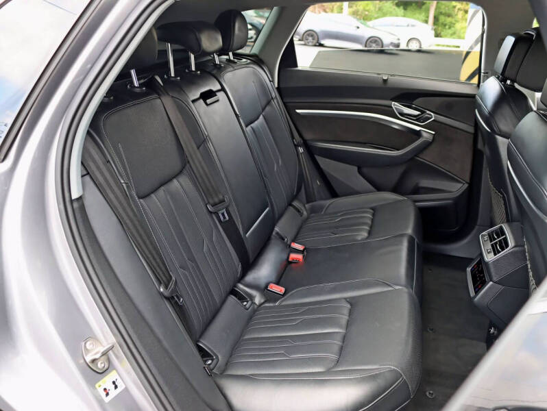 2019 Audi e-tron quattro Prestige