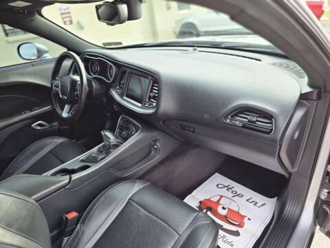 2015 Dodge Challenger SXT Plus