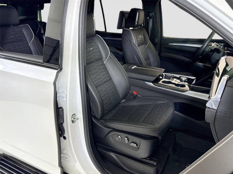 2025 Cadillac Escalade-V