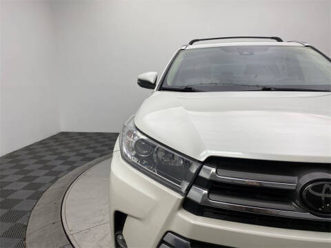 2017 Toyota Highlander