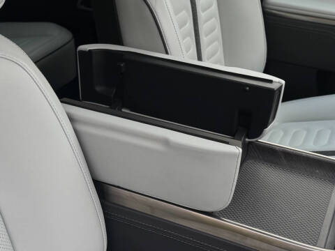 2023 Rivian R1S Adventure